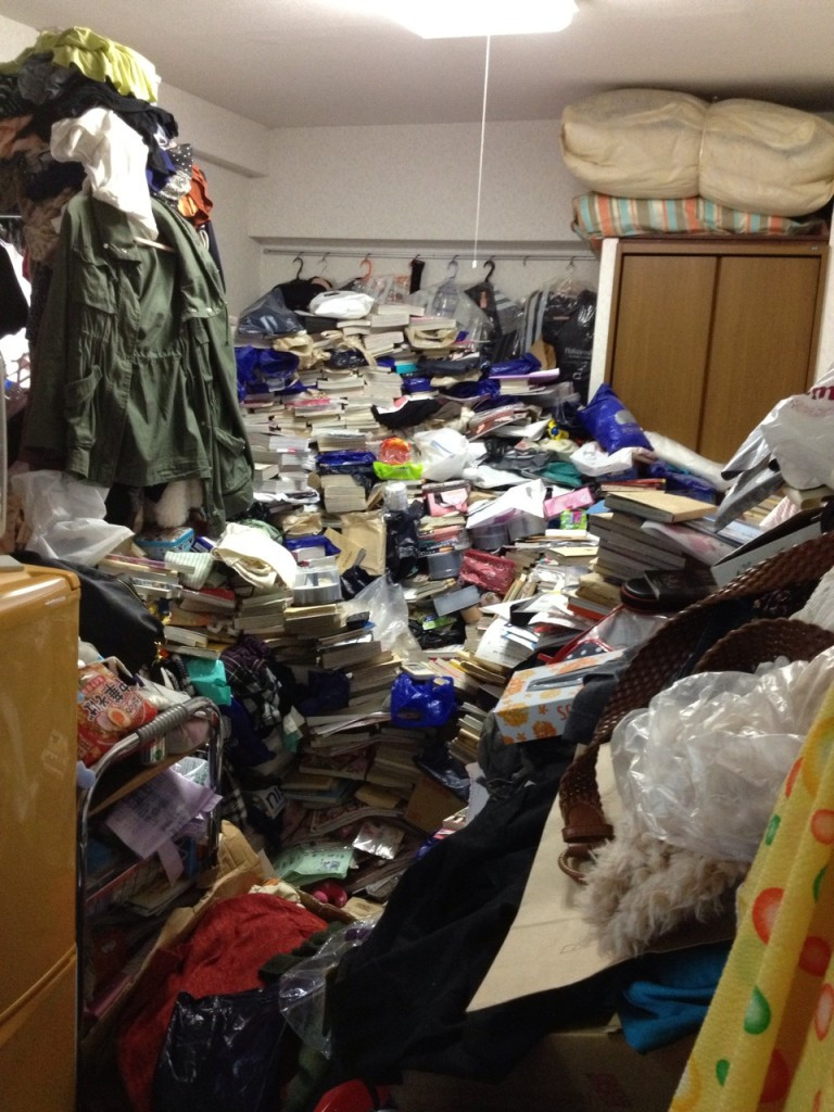 川崎の住宅のゴミ回収（作業前）